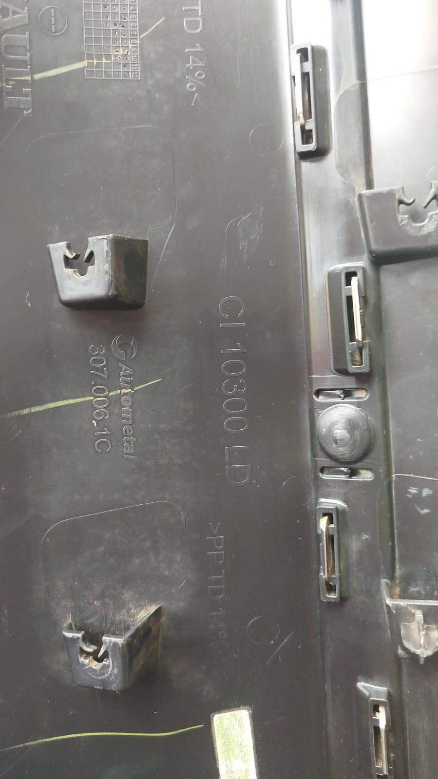 Friso Porta Dianteira Direita Renault Captur 2017/ 2018/ 2019/ 2020/ 2021 - 808207766R