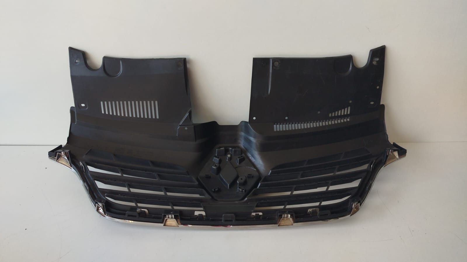 Grade Diant Radiador Renault 2017 2018 2019 2020 2021 2022 (Usado)